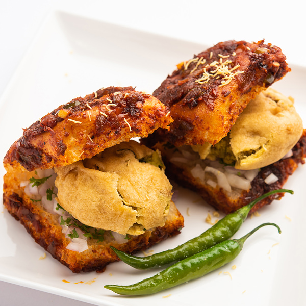 Jhakaas Masala Vada Pav